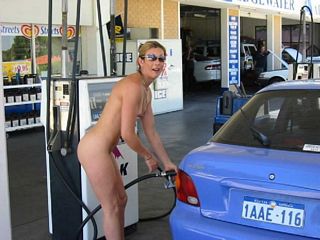 nude-in-public